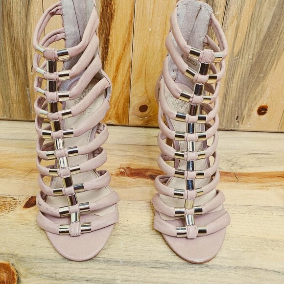 Vince Camuto Troy Gladiator Heels Cream Tan Leather Strappy Gold Accent Size 7.5 - Picture 2 of 8